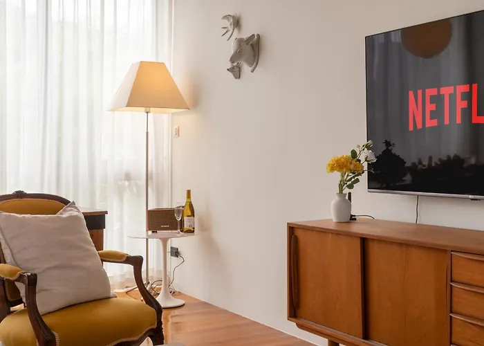 Sunny Three-storyev/wifi/workdesk/fullkitchen Bangkok