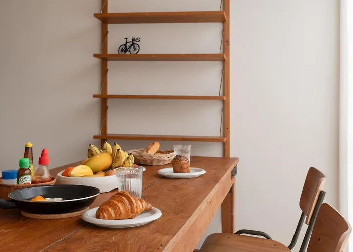 度假居 Sunny Three-storyev/wifi/workdesk/fullkitchen 曼谷