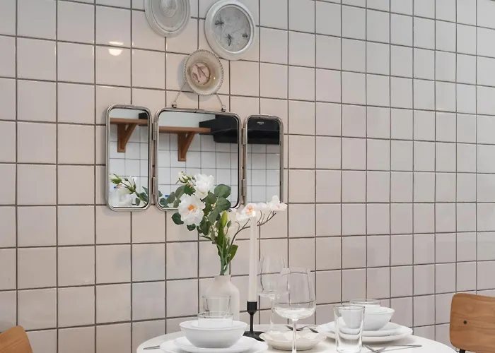 Sunny Three-storyev/wifi/workdesk/fullkitchen Feriehus